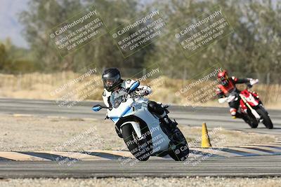 media/Dec-01-2025-Moto Forza (Mon) [[2daa91e15f]]/3-Beginner Group/Session 3 (Turn 3)/